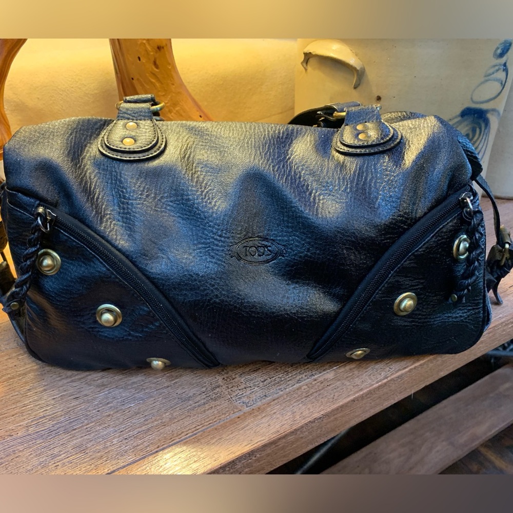 Tod’s pebbled leather handbag